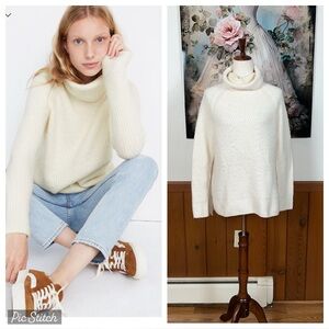 Cozy Madewell Mercer Ribbed Cream Turtleneck Sweater!